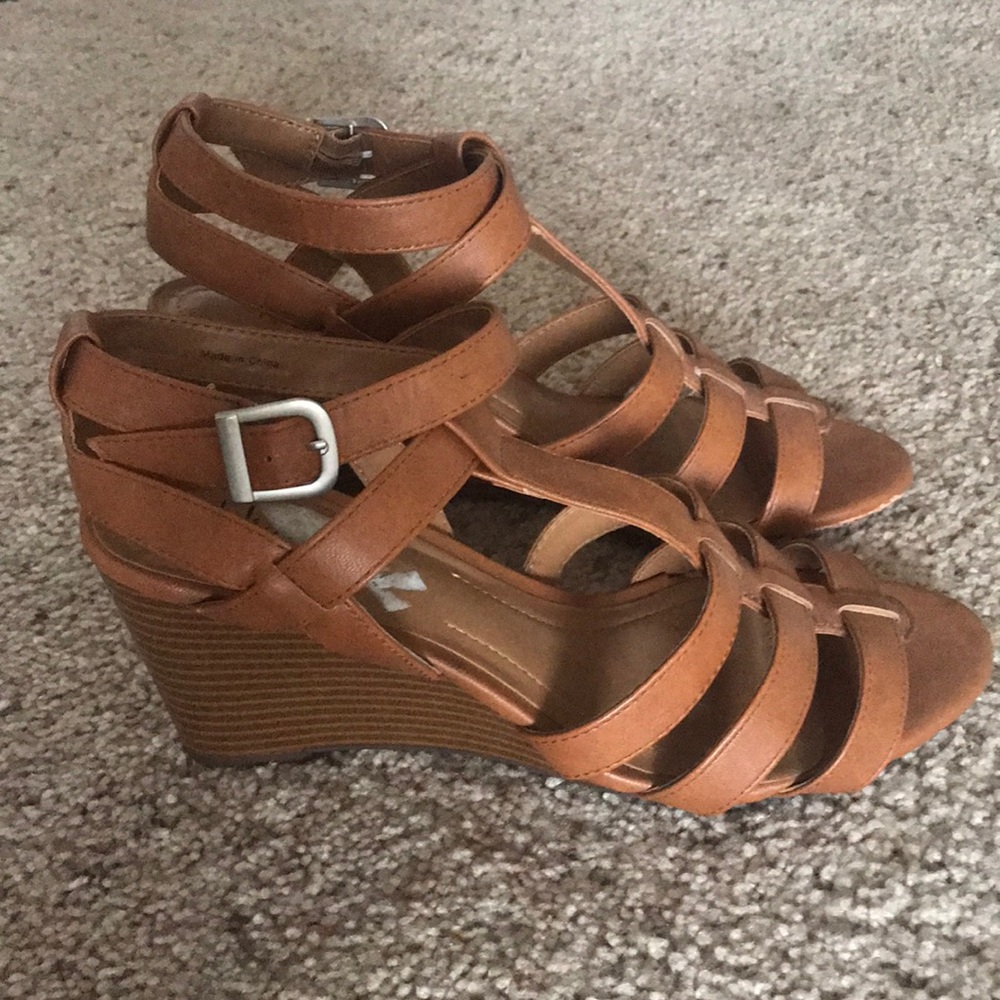 Tan Heeled sandals